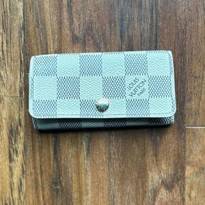 Authenticated Louis Vuitton Damier Azur 4 Ring Key Holder Card LV w/ COA
